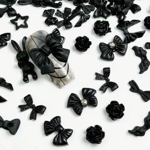 25 nail charms